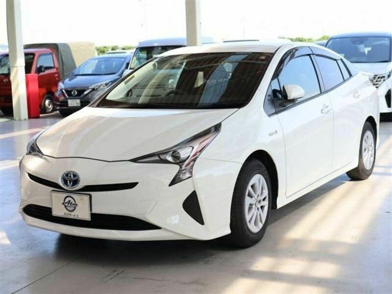 TOYOTA　PRIUS