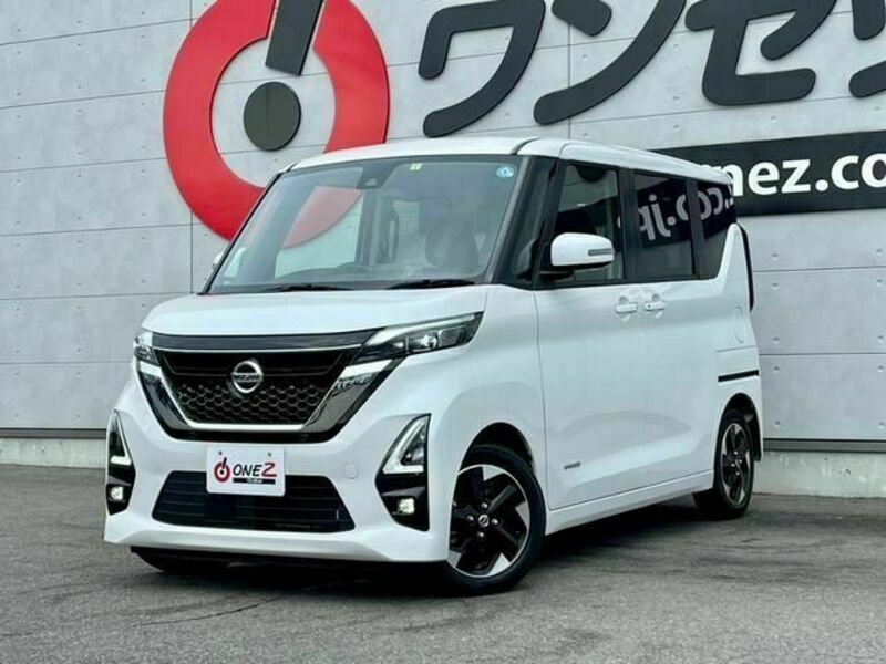 NISSAN　ROOX