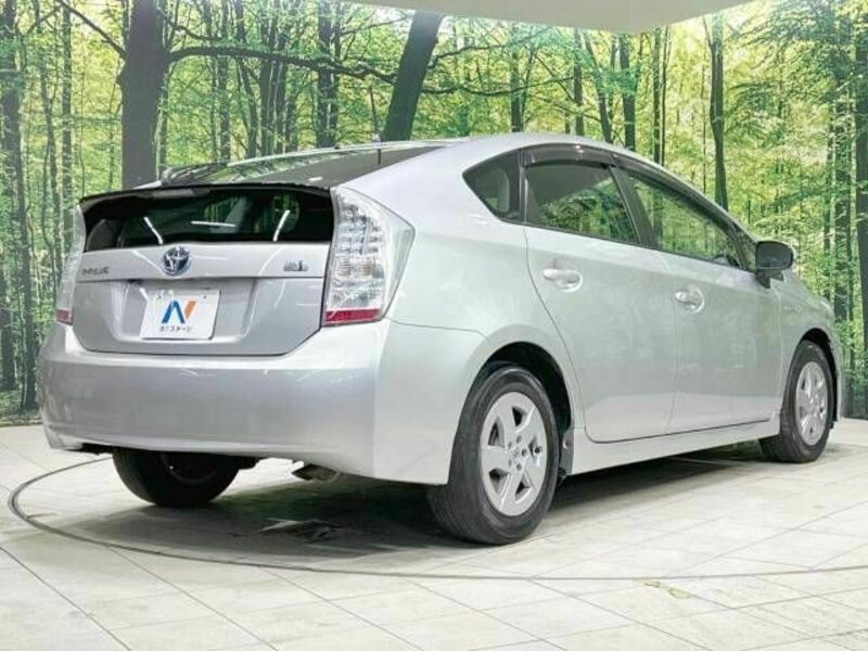 PRIUS-17