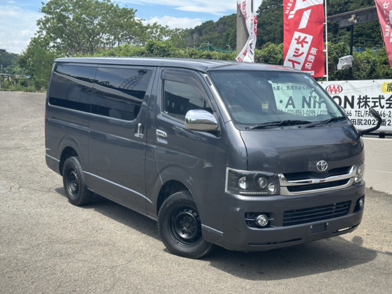 HIACE VAN