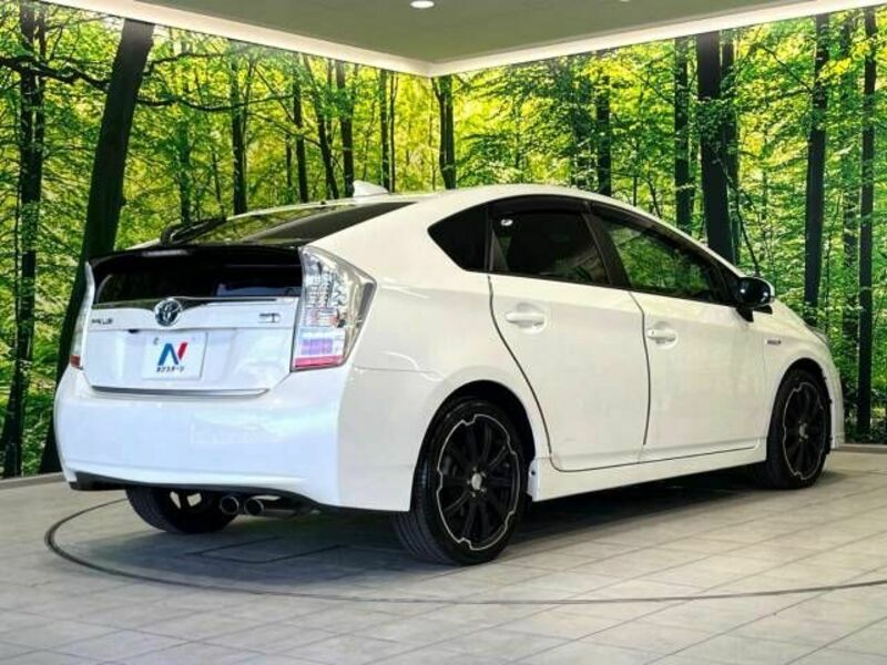 PRIUS-17