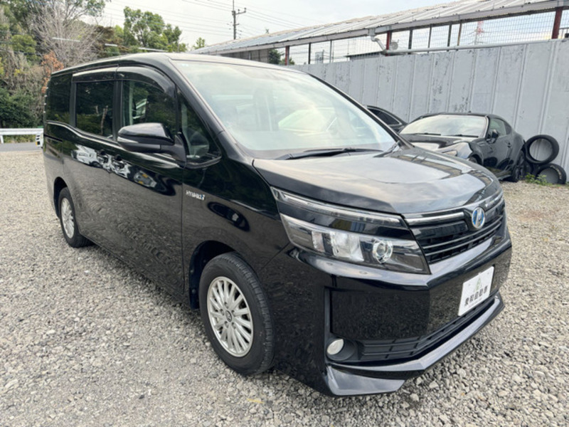 TOYOTA　VOXY