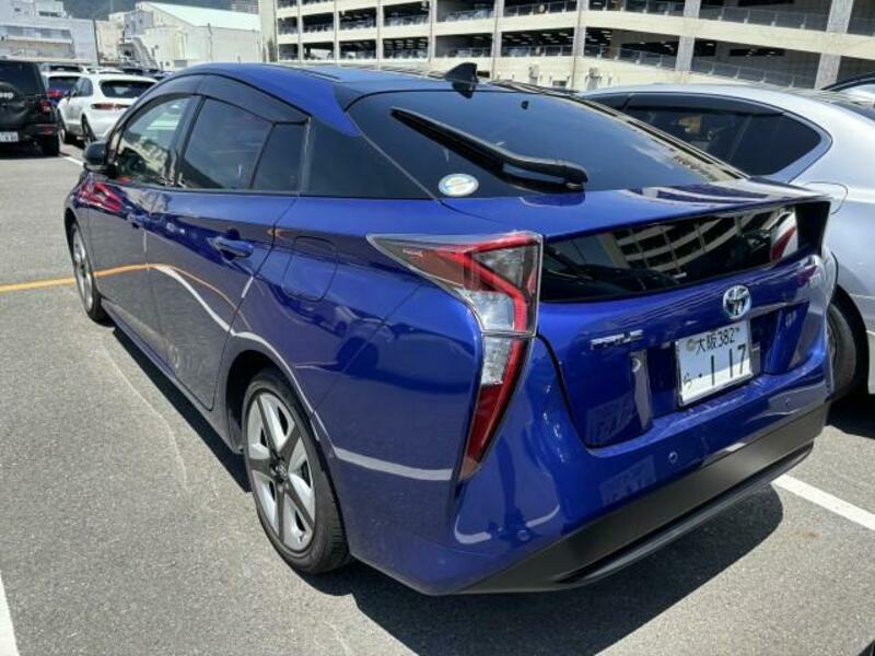 PRIUS-8