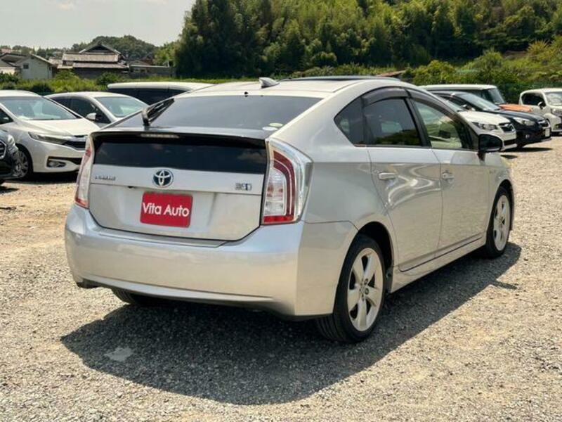 PRIUS-3