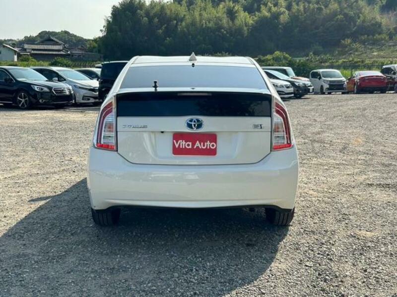 PRIUS-4