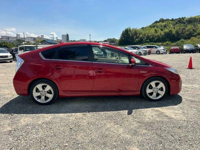 PRIUS-13