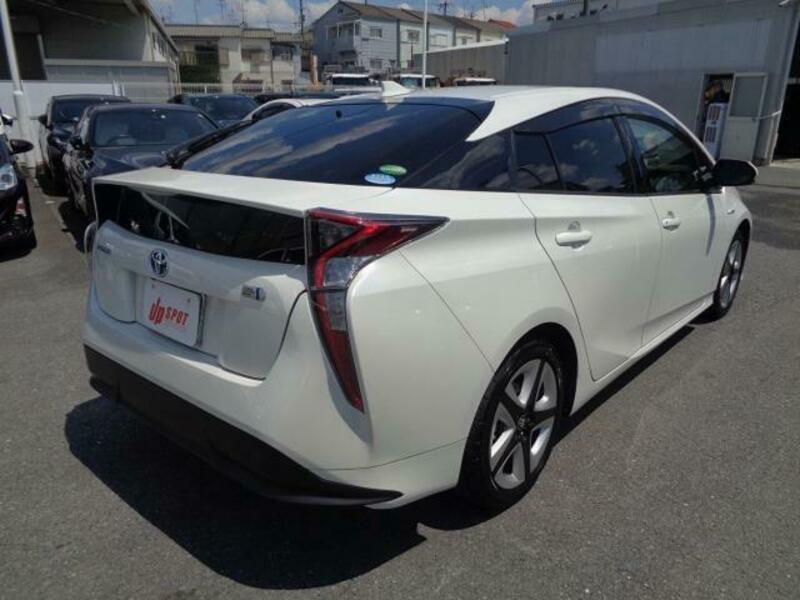 PRIUS-3