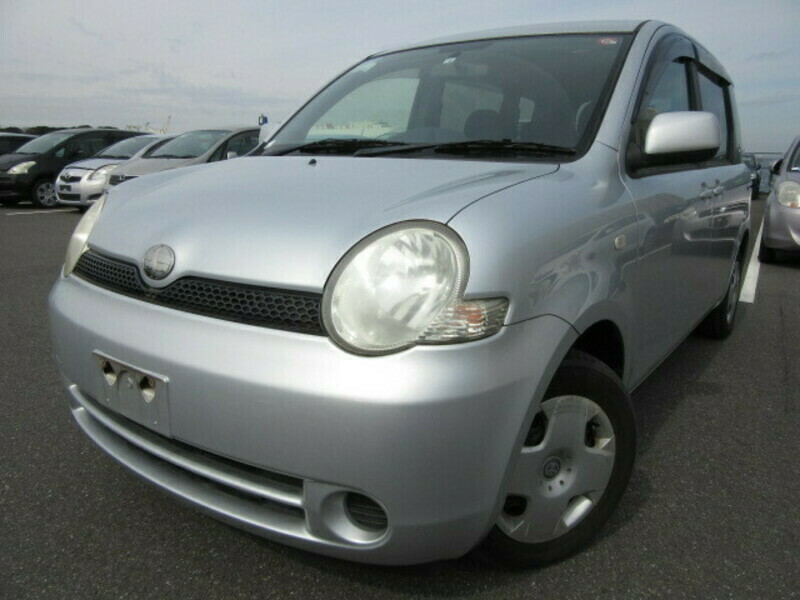 Toyota sienta ncp81g