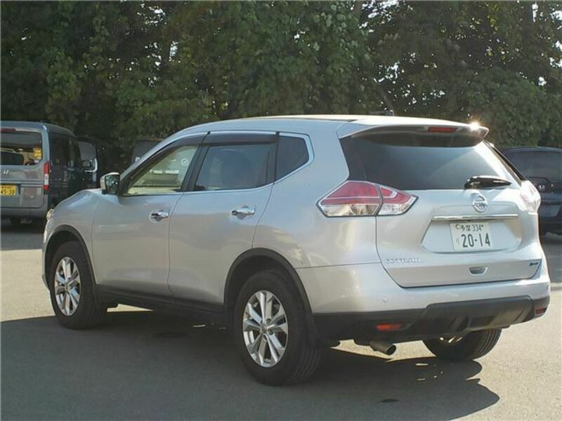 X-TRAIL-1