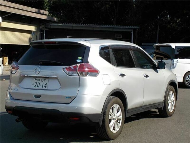 X-TRAIL-10