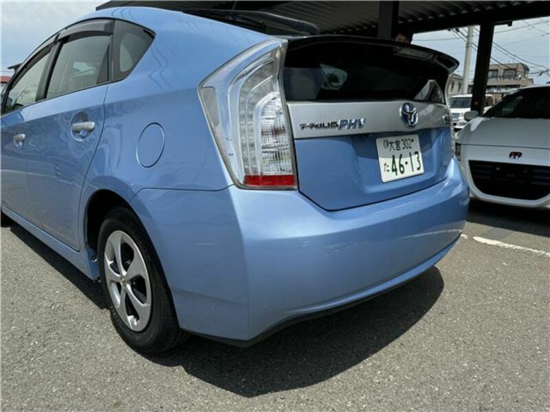 PRIUS PHV-13