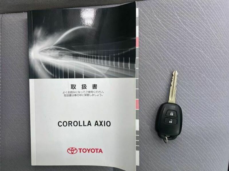 COROLLA AXIO-19