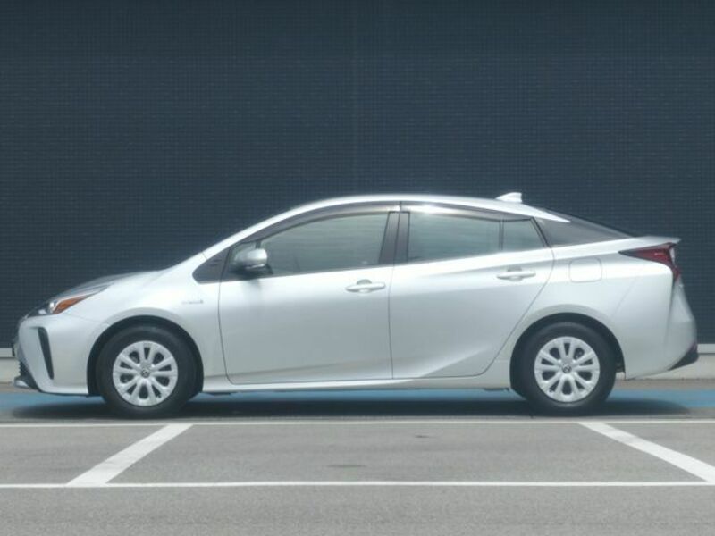 PRIUS-16