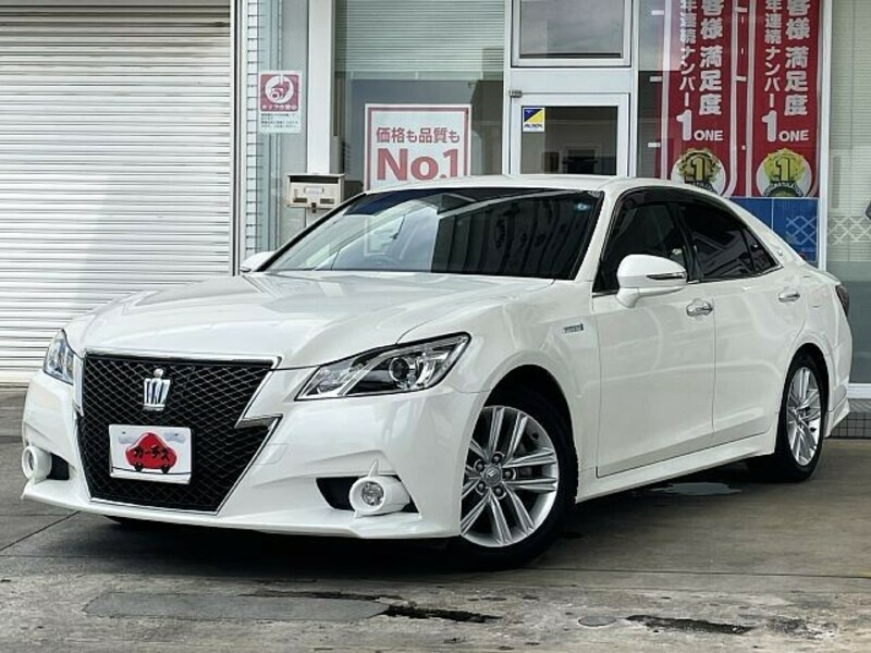 TOYOTA　CROWN