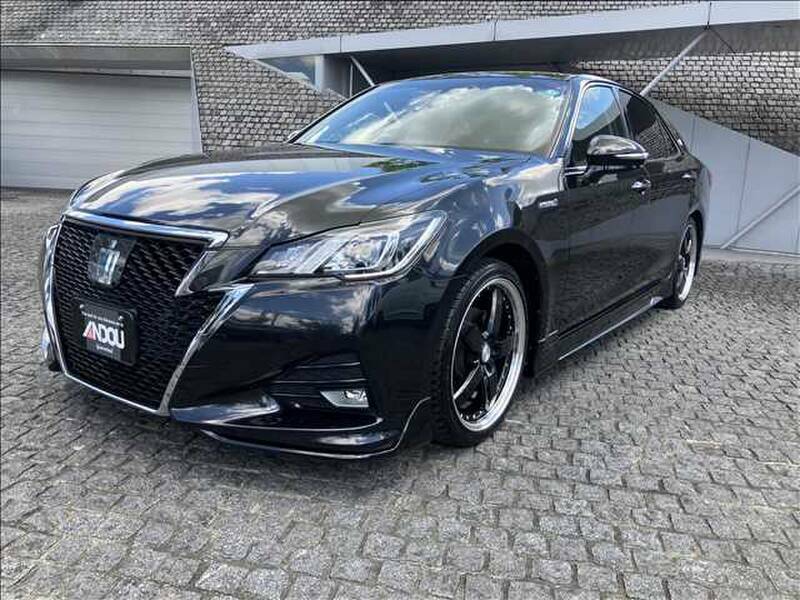 TOYOTA　CROWN