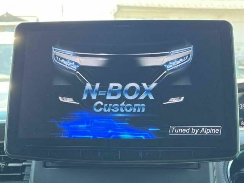 N BOX CUSTOM-3