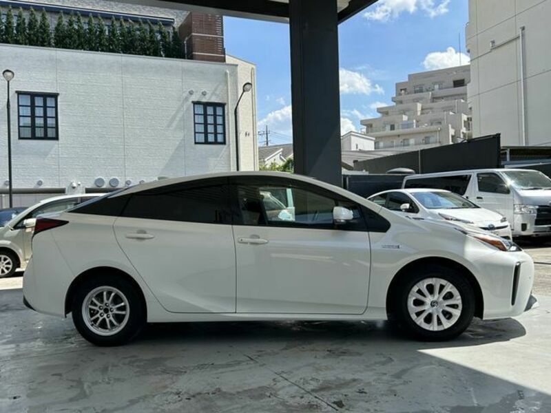 PRIUS-3