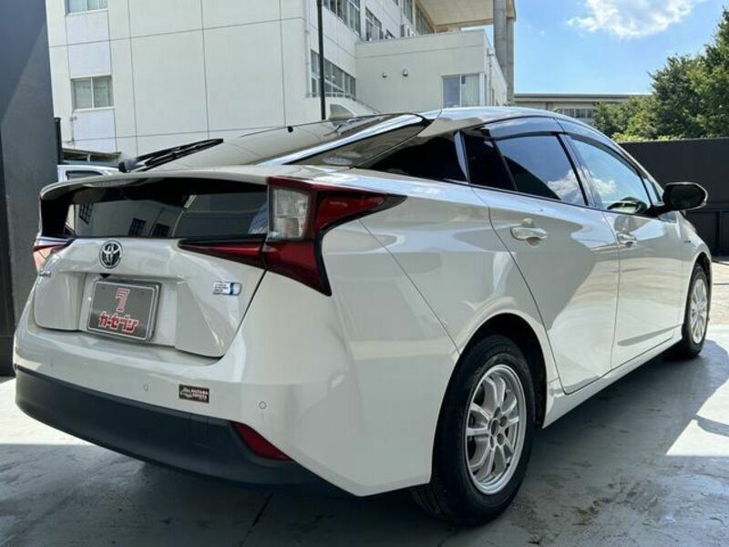 PRIUS-4