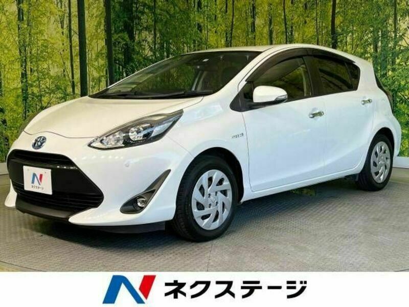 TOYOTA　AQUA