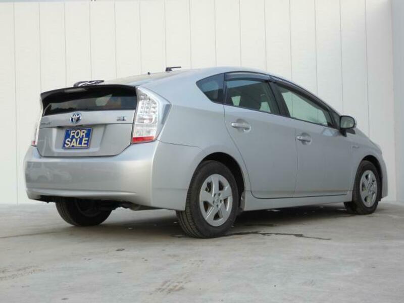 PRIUS-4