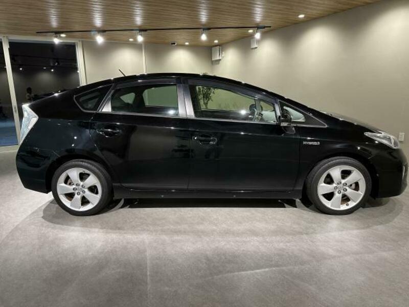 PRIUS-3