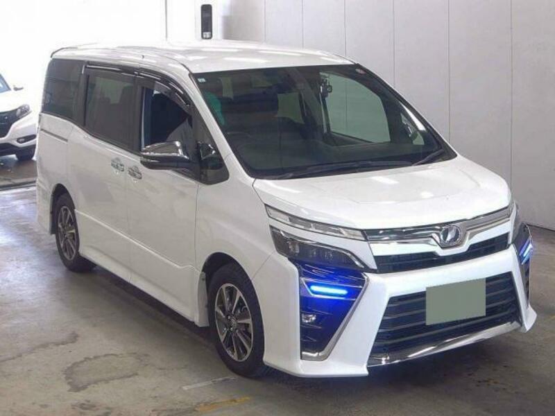 TOYOTA　VOXY