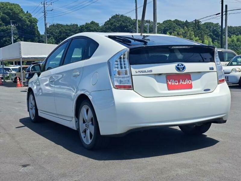 PRIUS-4