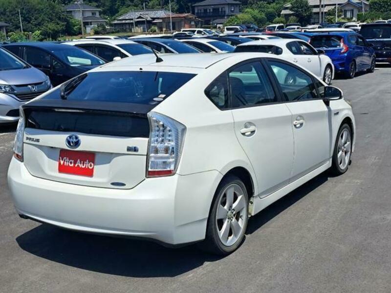 PRIUS-12