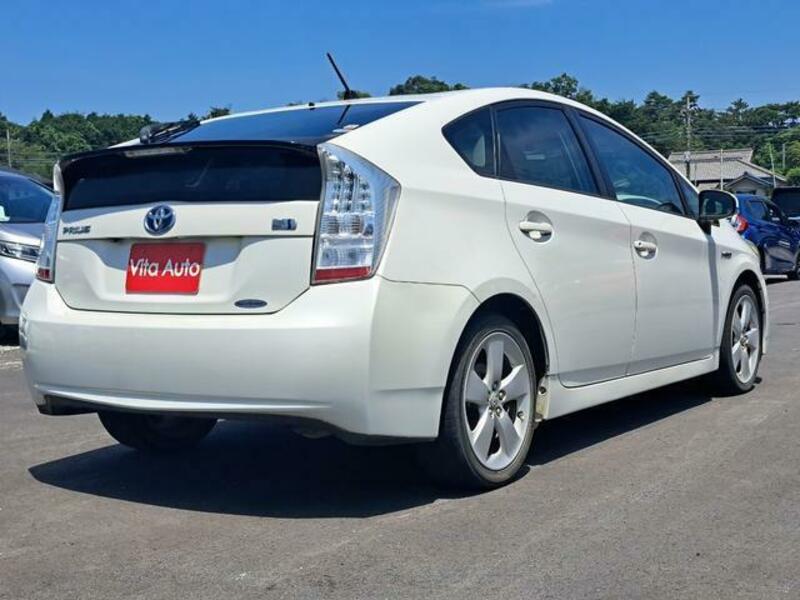 PRIUS-13