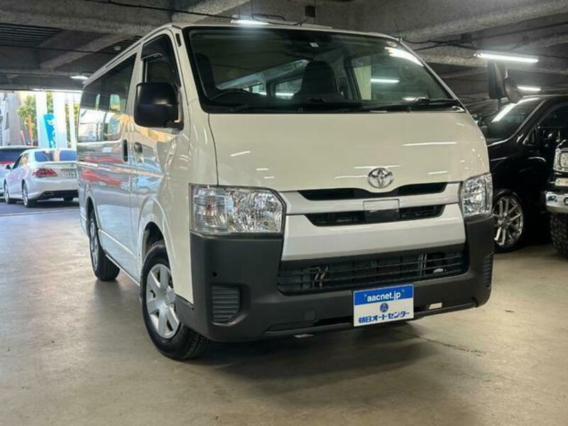 TOYOTA　HIACE VAN