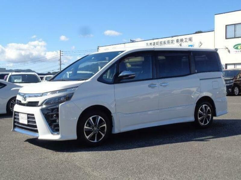 TOYOTA　VOXY