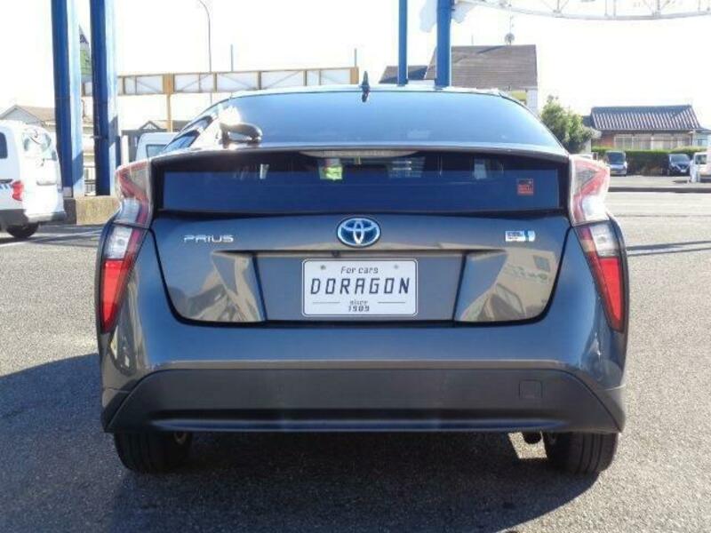 PRIUS-18