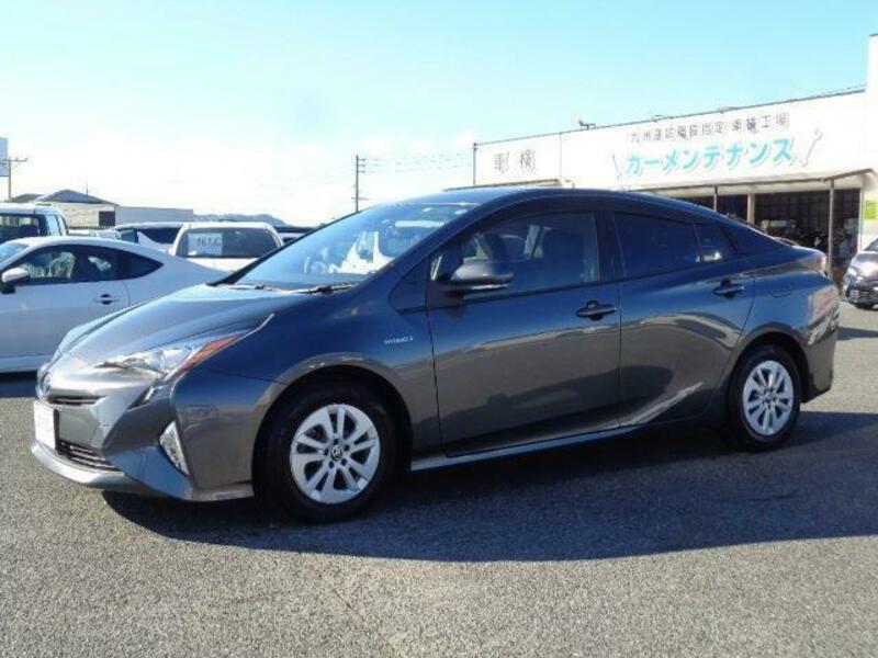 TOYOTA　PRIUS