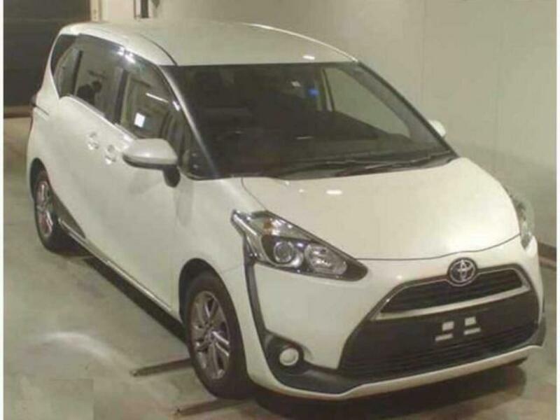 TOYOTA　SIENTA