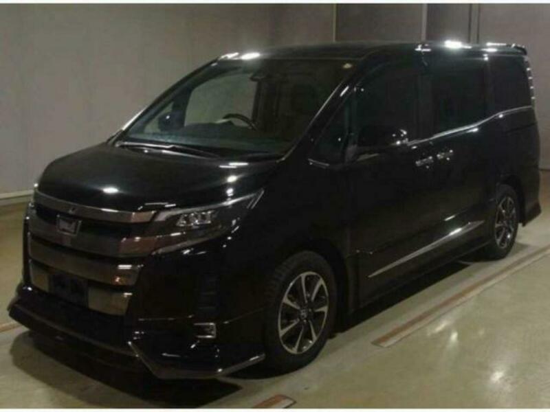 TOYOTA　NOAH