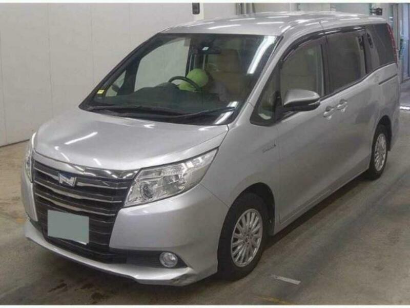 TOYOTA　NOAH