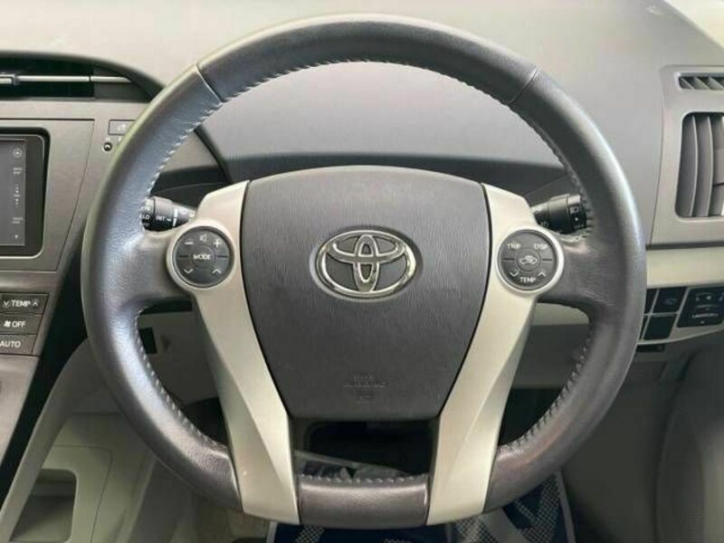 PRIUS-11