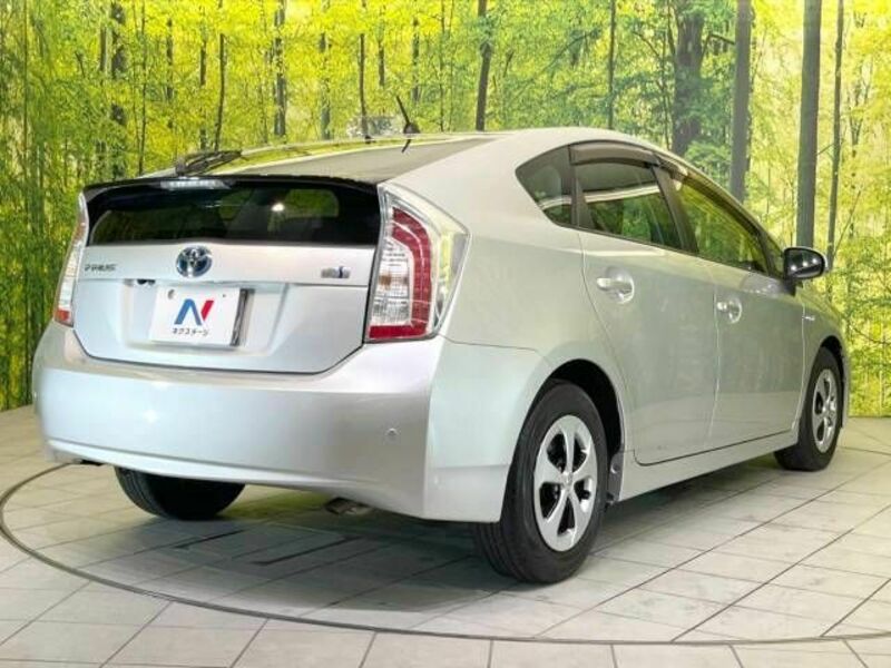 PRIUS-17