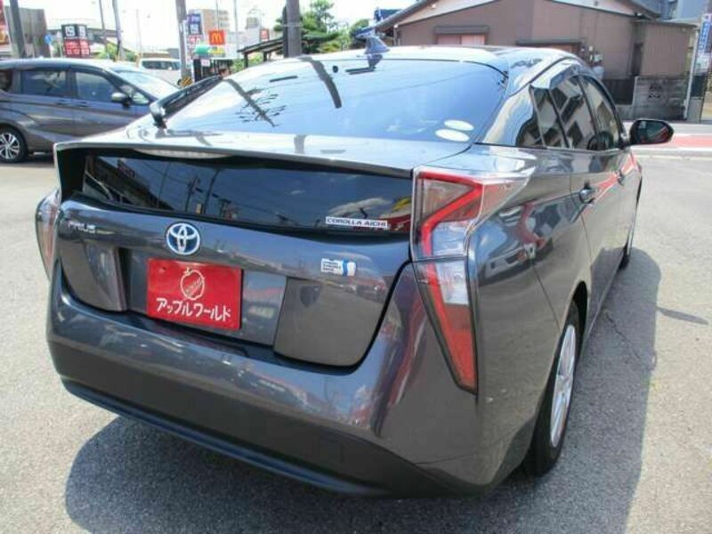 PRIUS-8