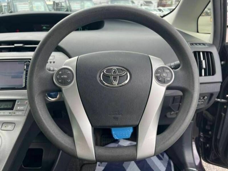 PRIUS-11