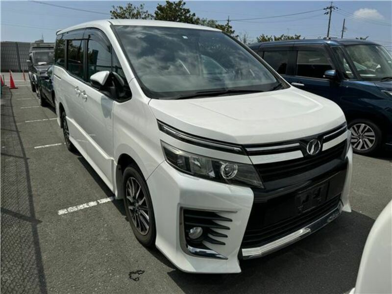 TOYOTA　VOXY