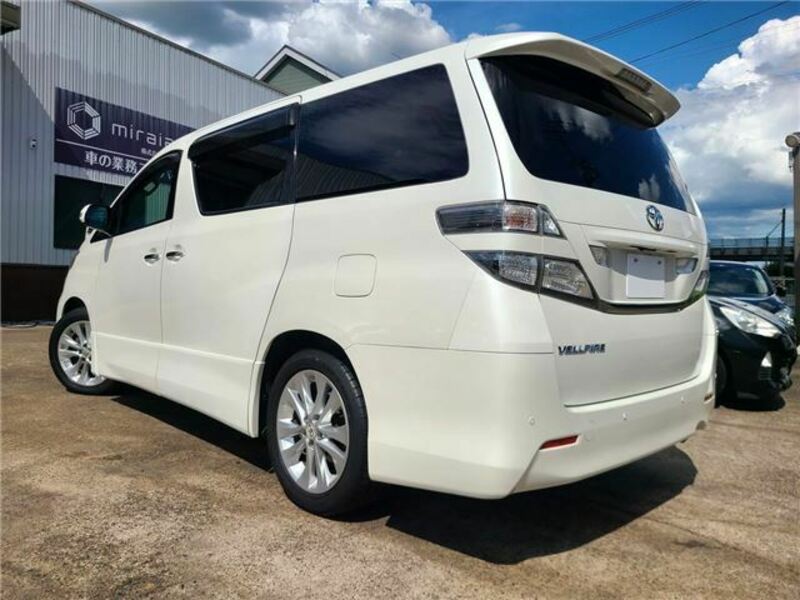 VELLFIRE-1