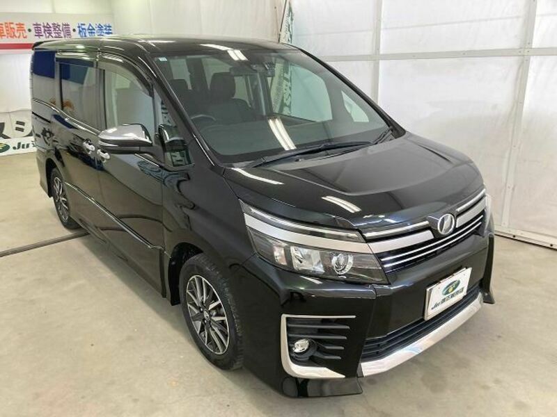 TOYOTA　VOXY