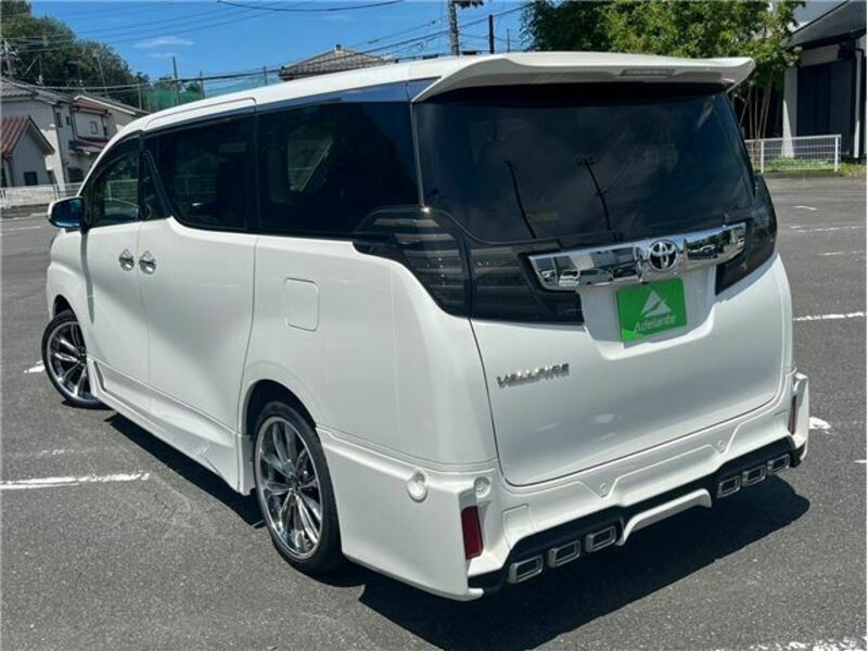 VELLFIRE-41