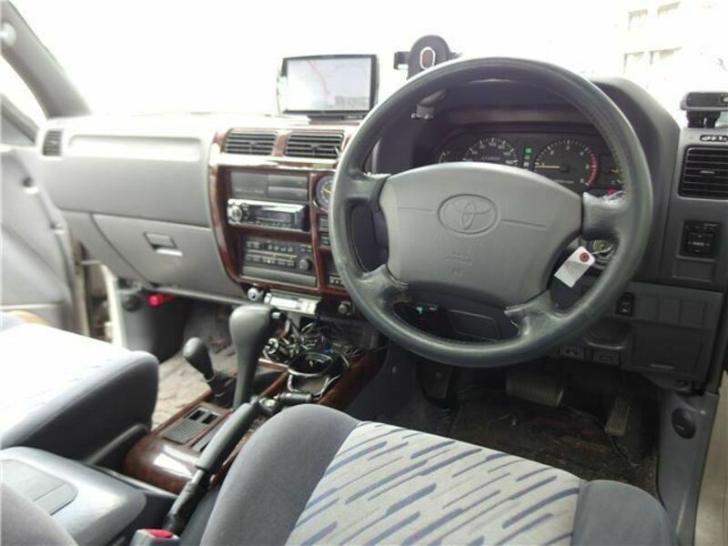 LAND CRUISER PRADO-12