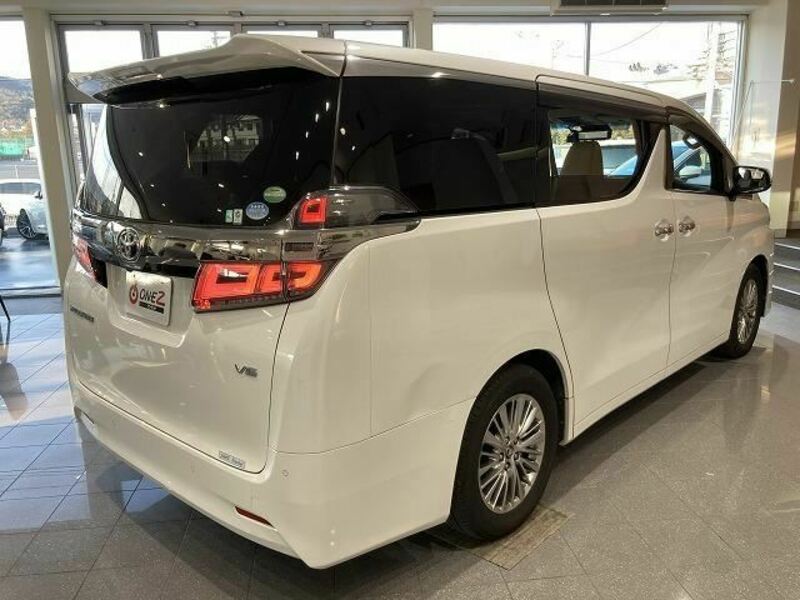 VELLFIRE-18