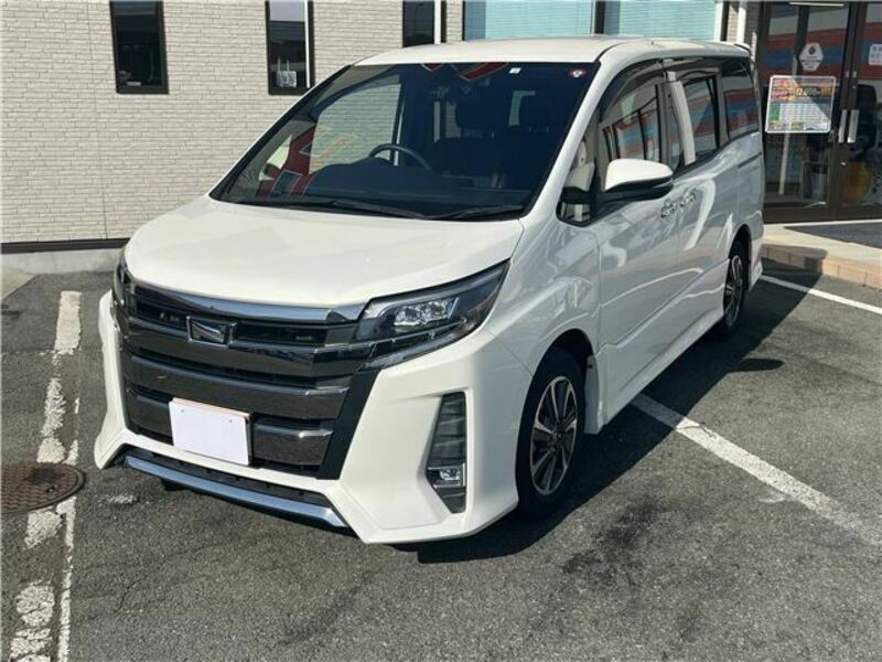 TOYOTA　NOAH