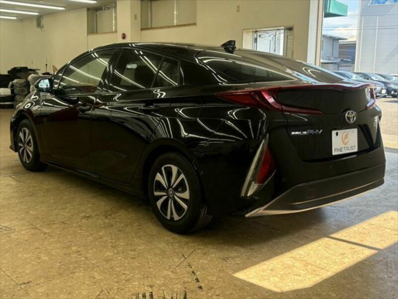 PRIUS PHV-17