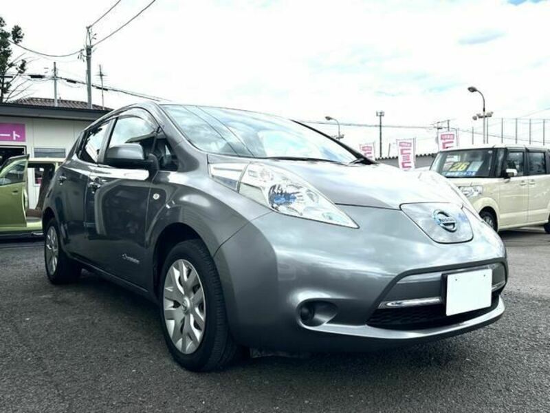 NISSAN　LEAF