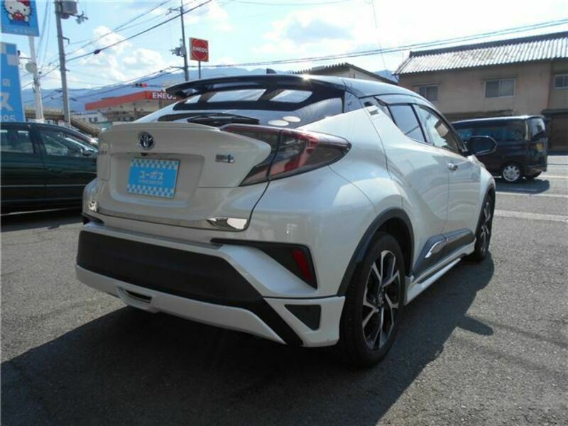 C-HR-4